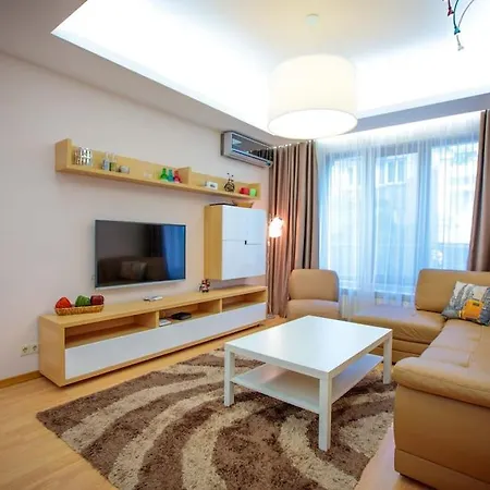 Hight Tech Super Center شقة